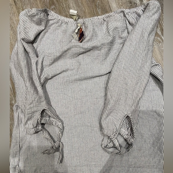 Charlie Paige White Black Stripe Off the Shoulder with Ties Size XL - Picture 3 of 7